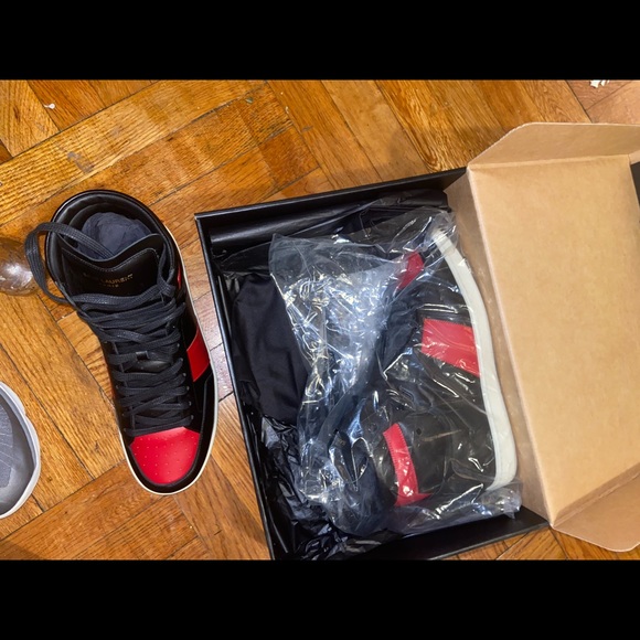 Saint Laurent shoes meet ups only in New York - Picture 6 of 8